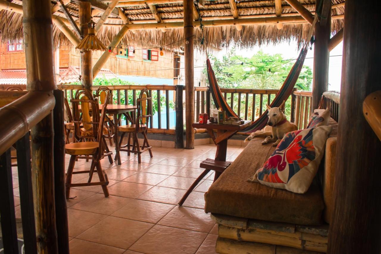 La Facha Hostal Restaurant Surf Mompiche Bagian luar foto