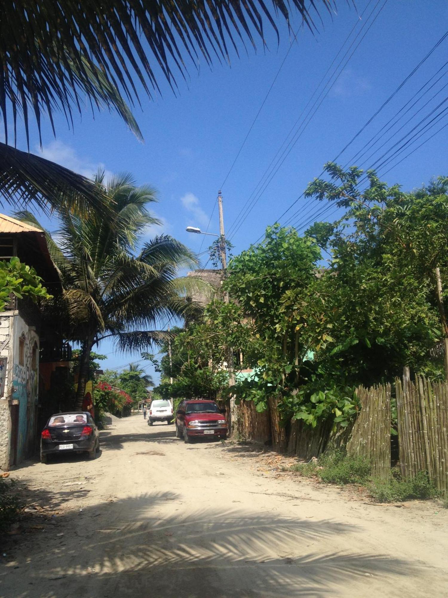 La Facha Hostal Restaurant Surf Mompiche Bagian luar foto