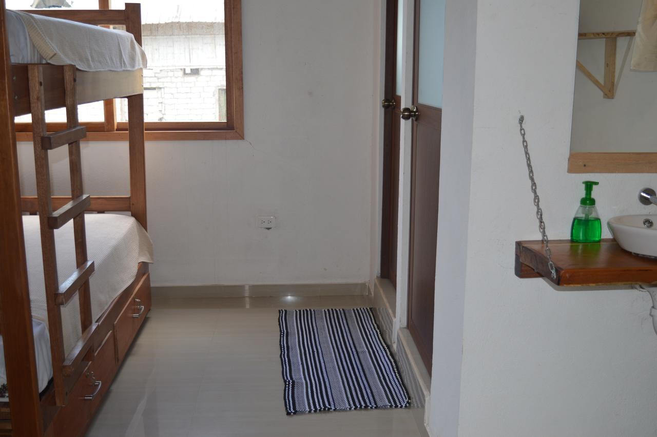 La Facha Hostal Restaurant Surf Mompiche Bagian luar foto