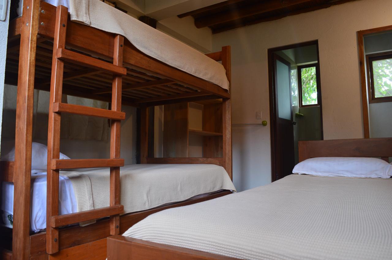 La Facha Hostal Restaurant Surf Mompiche Bagian luar foto