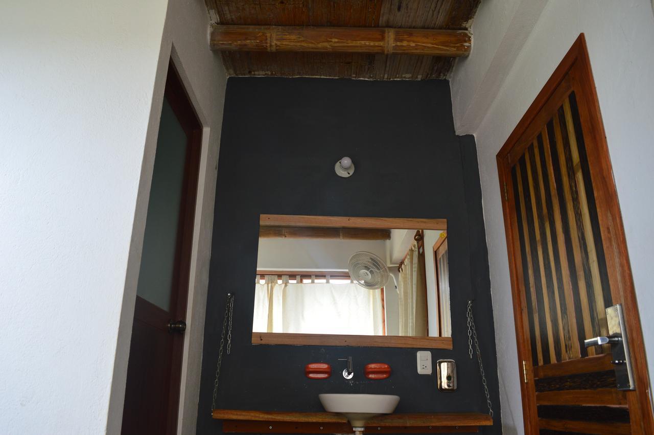 La Facha Hostal Restaurant Surf Mompiche Bagian luar foto