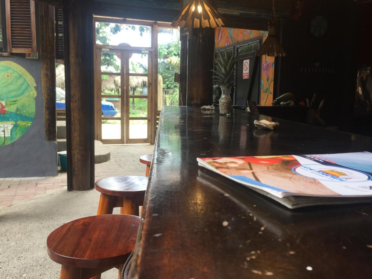 La Facha Hostal Restaurant Surf Mompiche Bagian luar foto