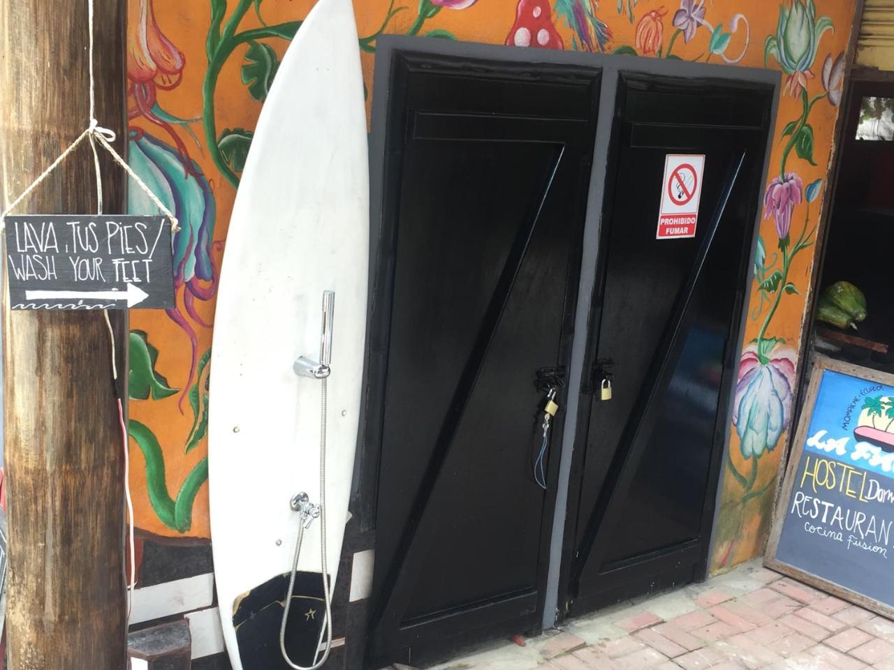 La Facha Hostal Restaurant Surf Mompiche Bagian luar foto