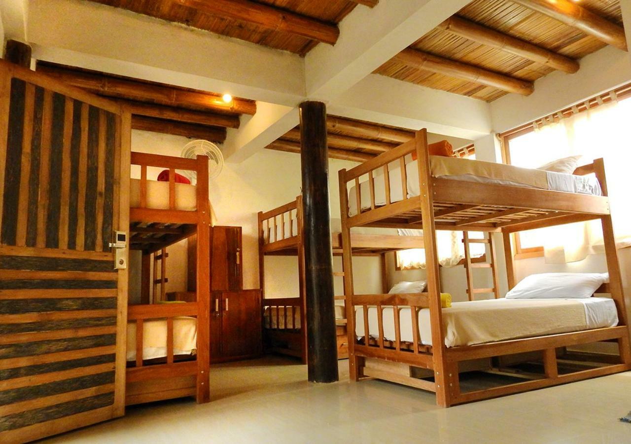 La Facha Hostal Restaurant Surf Mompiche Bagian luar foto