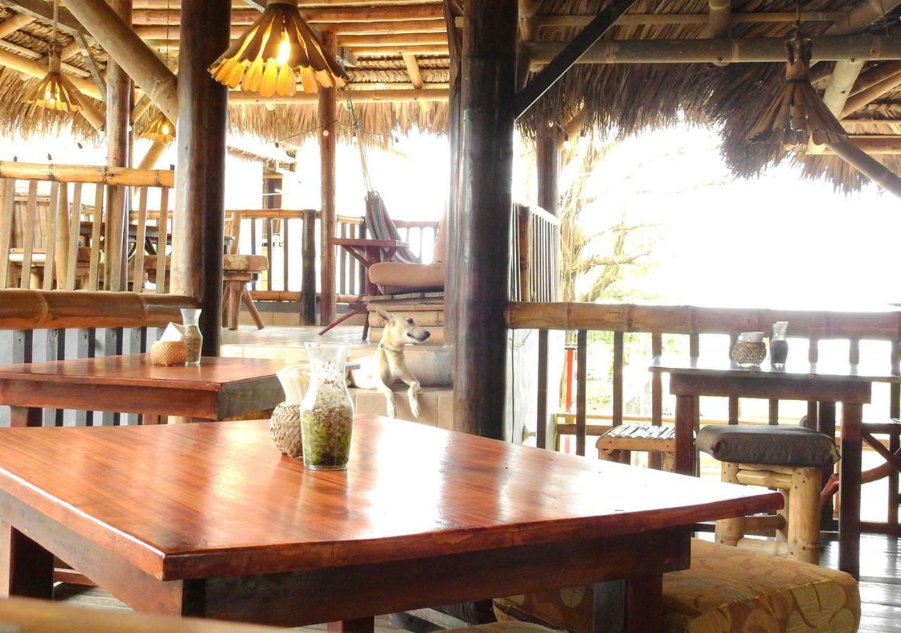 La Facha Hostal Restaurant Surf Mompiche Bagian luar foto