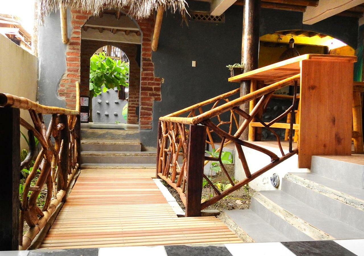 La Facha Hostal Restaurant Surf Mompiche Bagian luar foto
