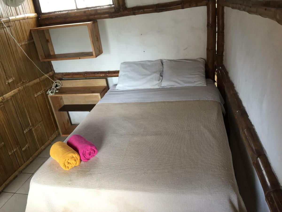 La Facha Hostal Restaurant Surf Mompiche Bagian luar foto