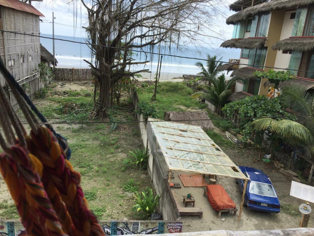 La Facha Hostal Restaurant Surf Mompiche Bagian luar foto
