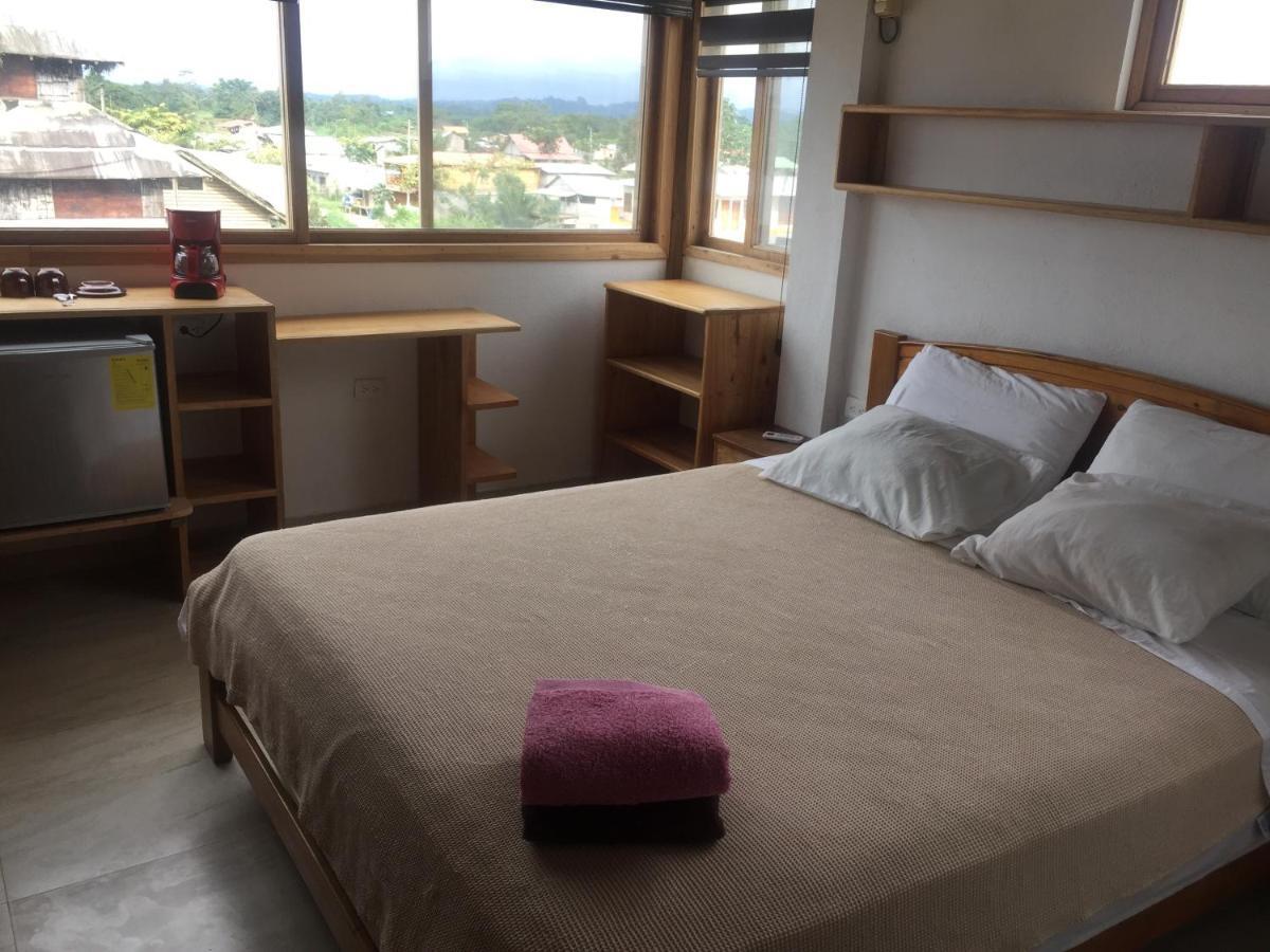 La Facha Hostal Restaurant Surf Mompiche Bagian luar foto