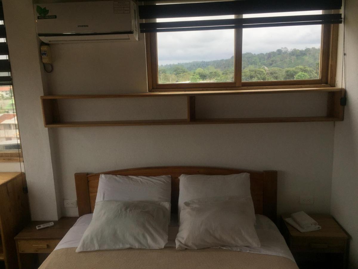 La Facha Hostal Restaurant Surf Mompiche Bagian luar foto